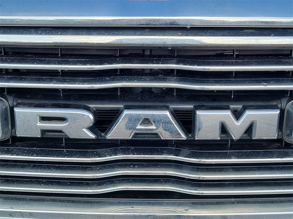 2022 RAM 1500 Laramie Crew Cab 4x4 5'7" Box