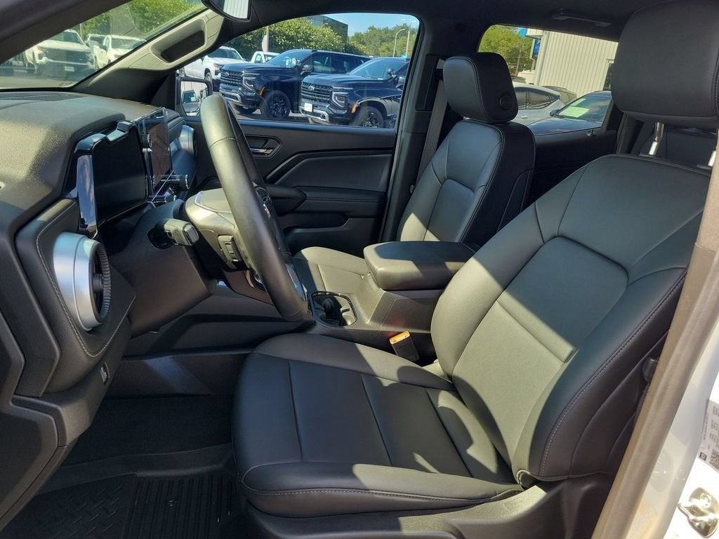 2025 Chevrolet Colorado WT/LT