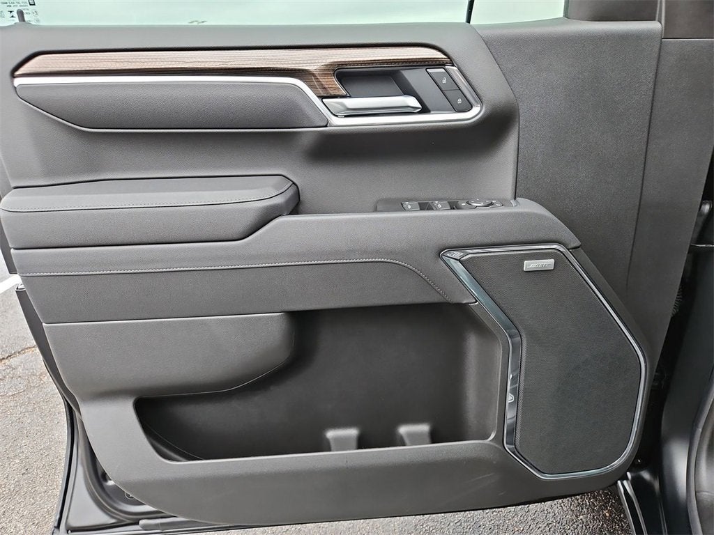 2025 Chevrolet Black Widow Silverado 1500 RST