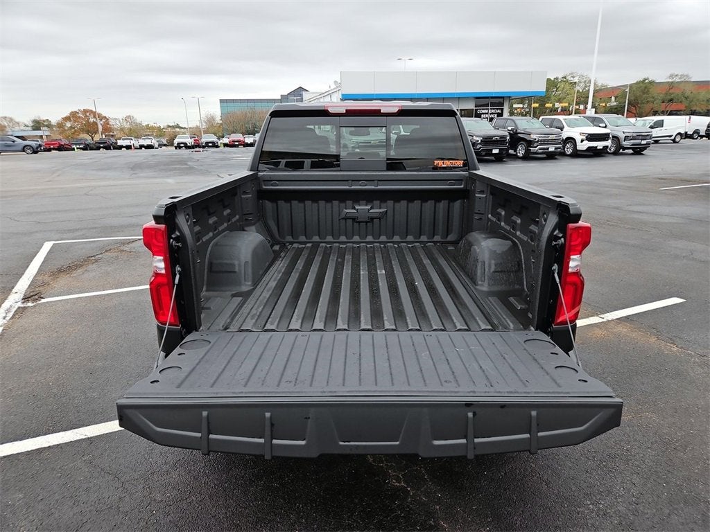 2025 Chevrolet Black Widow Silverado 1500 RST