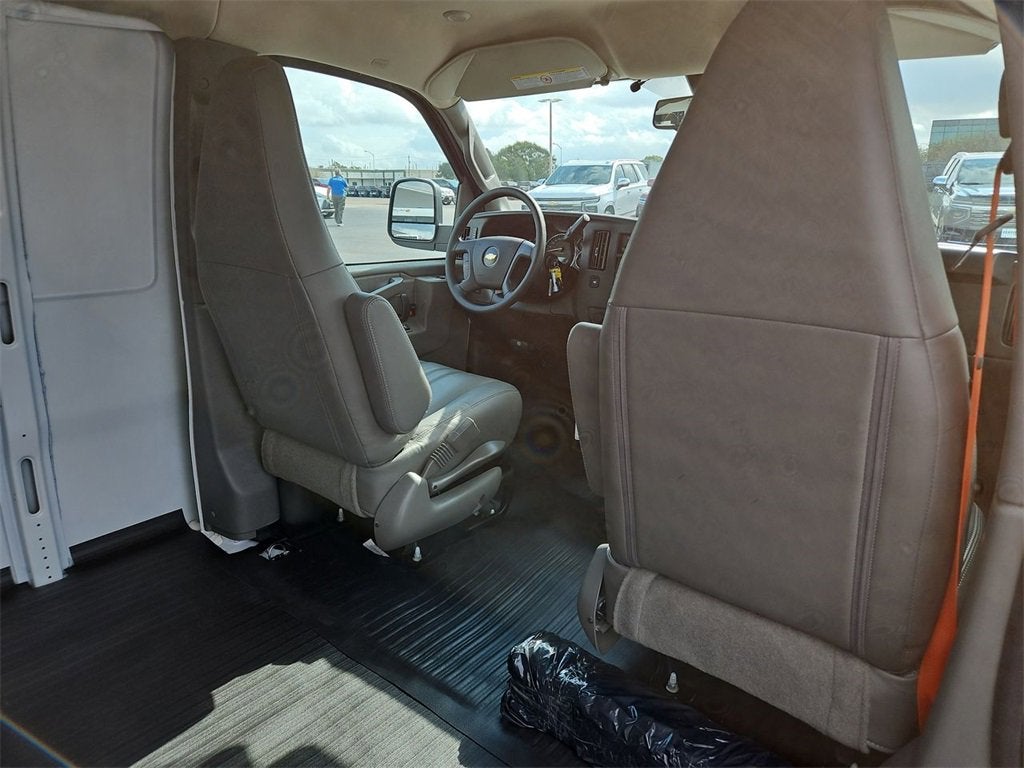 2025 Chevrolet Express Cargo 2500 WT