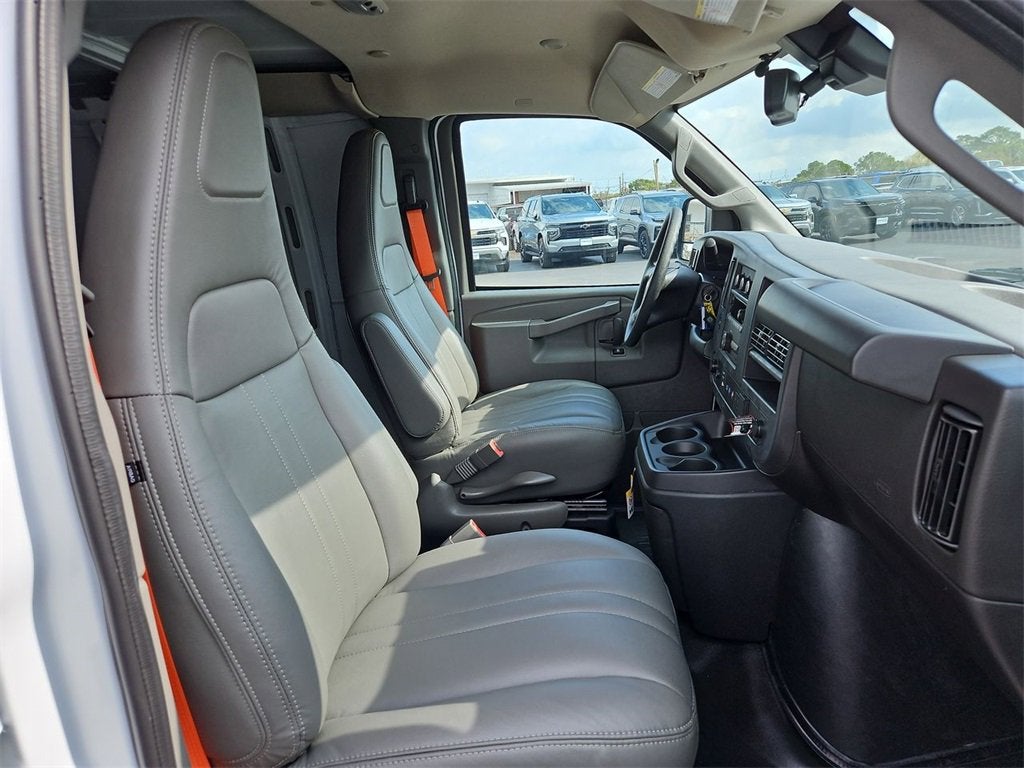 2025 Chevrolet Express Cargo 2500 WT