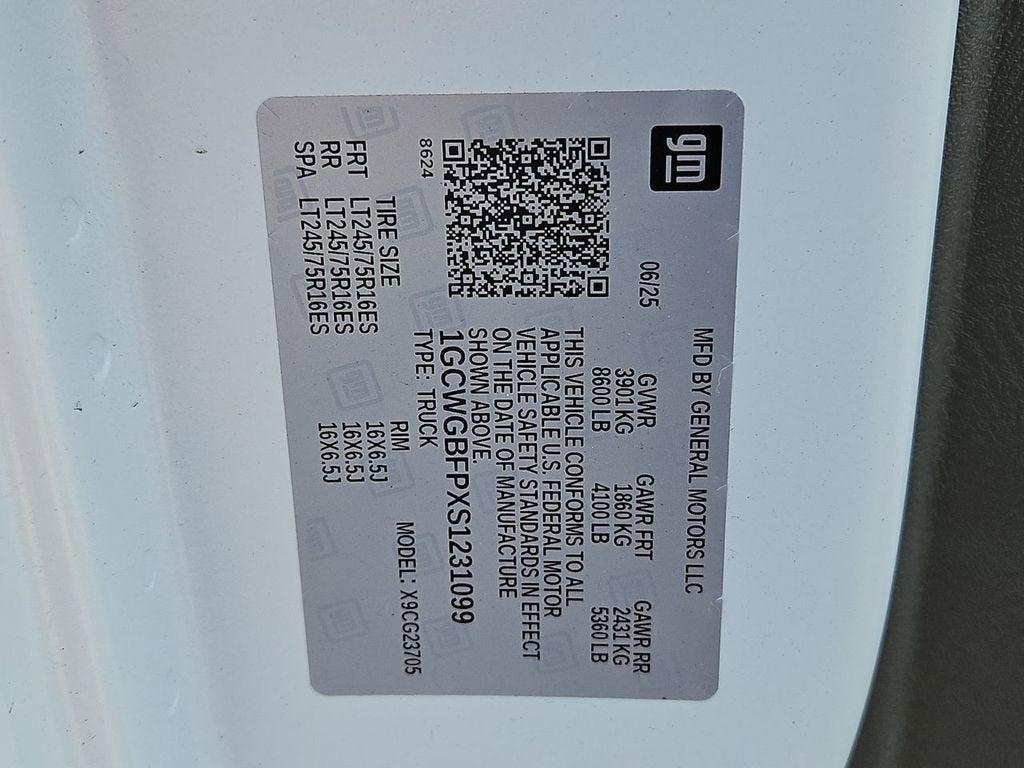 2025 Chevrolet Express Cargo WT