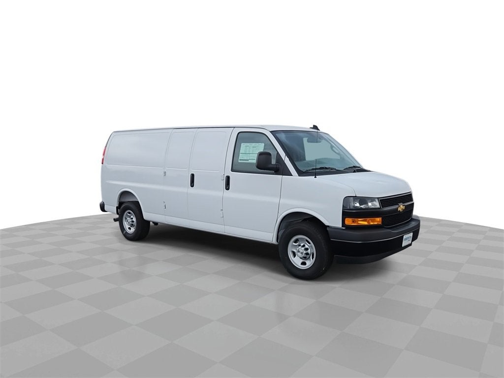 2025 Chevrolet Express Cargo 3500 WT