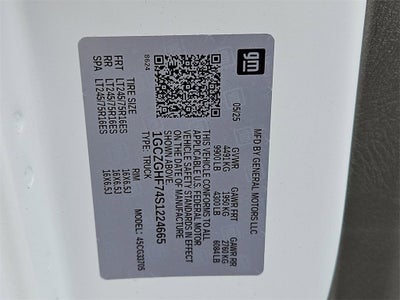 2025 Chevrolet Express Cargo 3500 WT