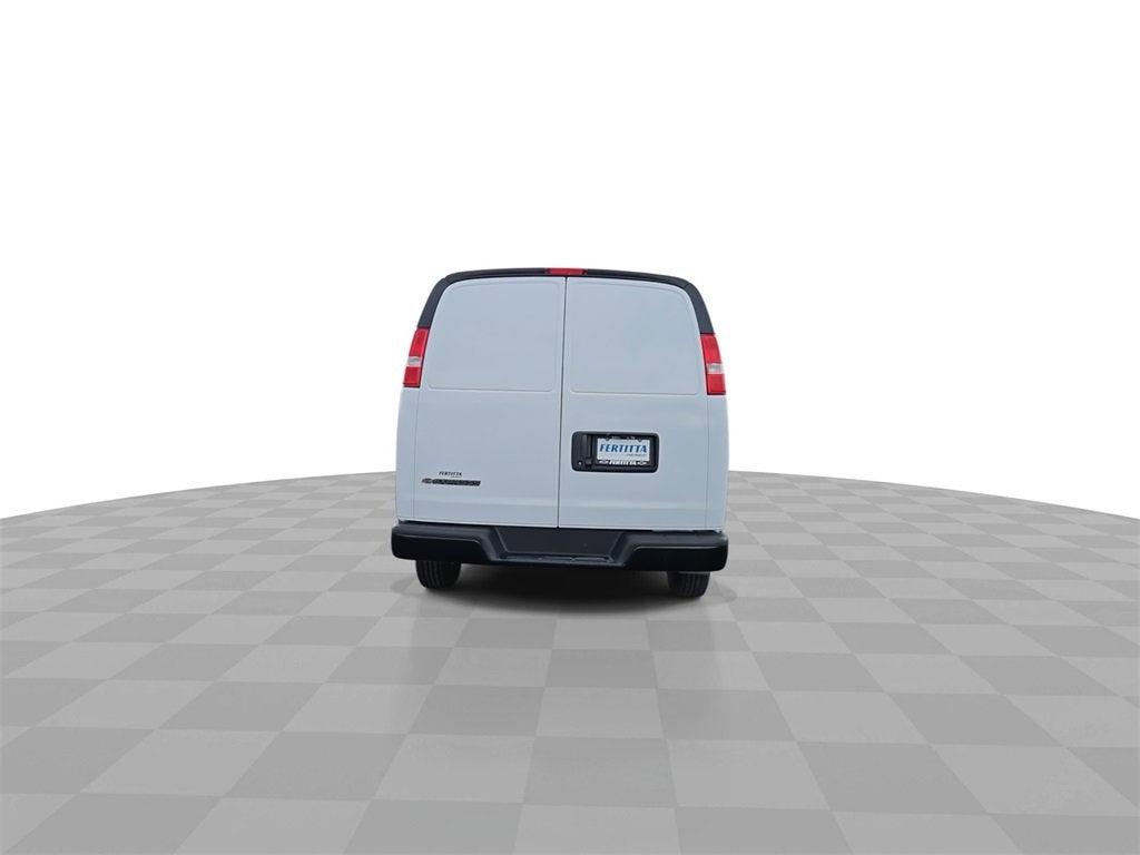 2025 Chevrolet Express Cargo 3500 WT