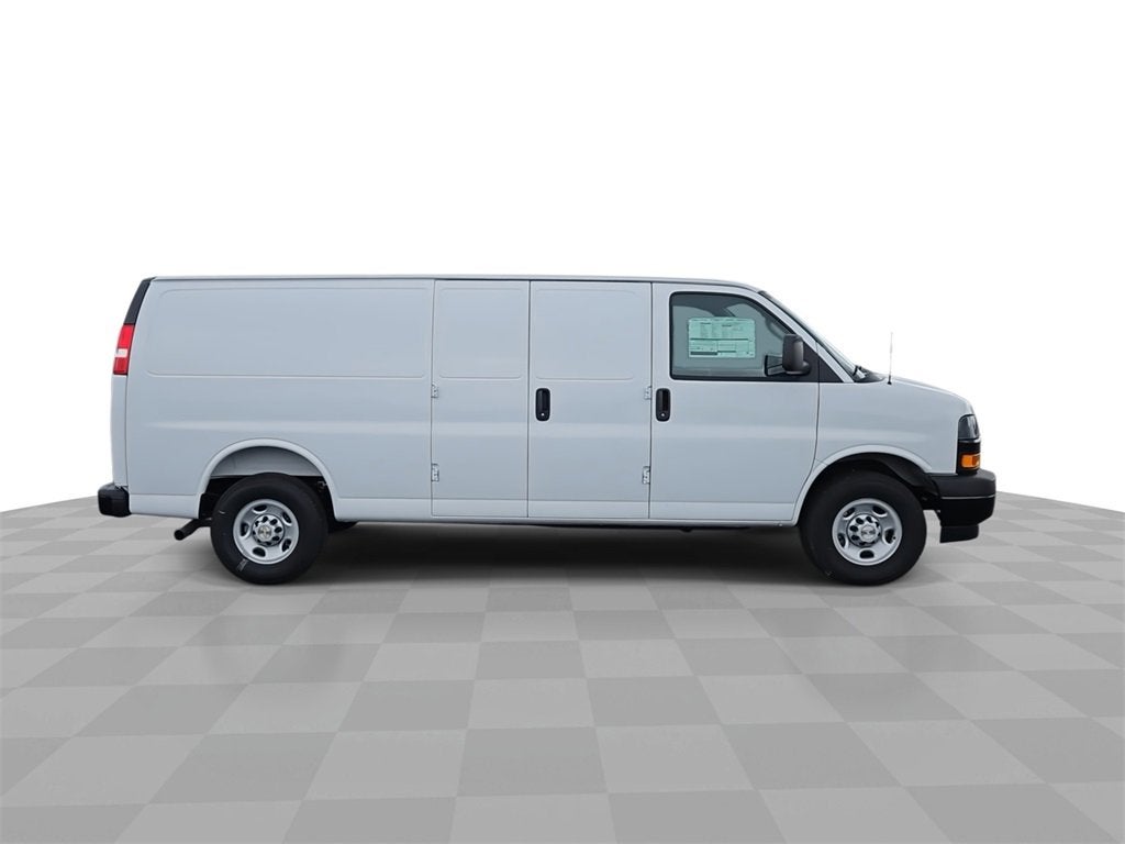 2025 Chevrolet Express Cargo 3500 WT