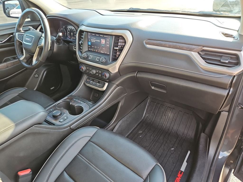 2022 GMC Acadia Denali