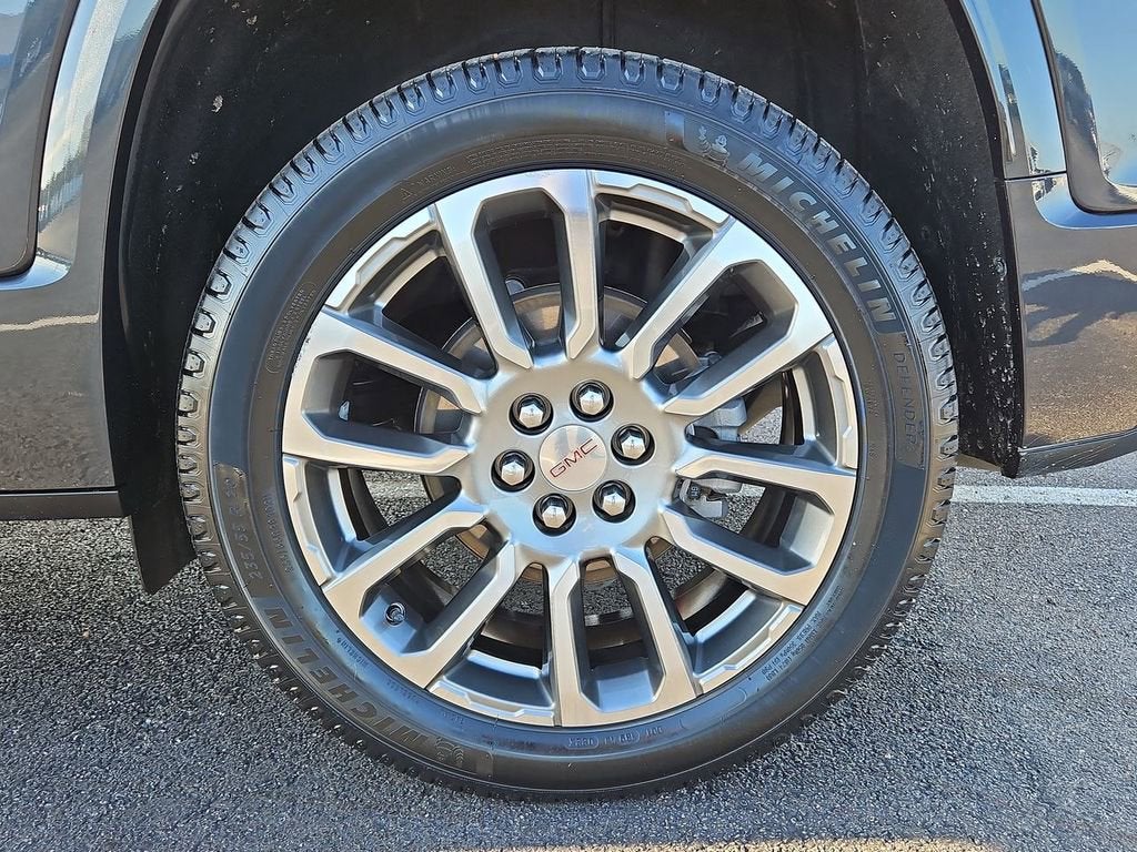 2022 GMC Acadia Denali