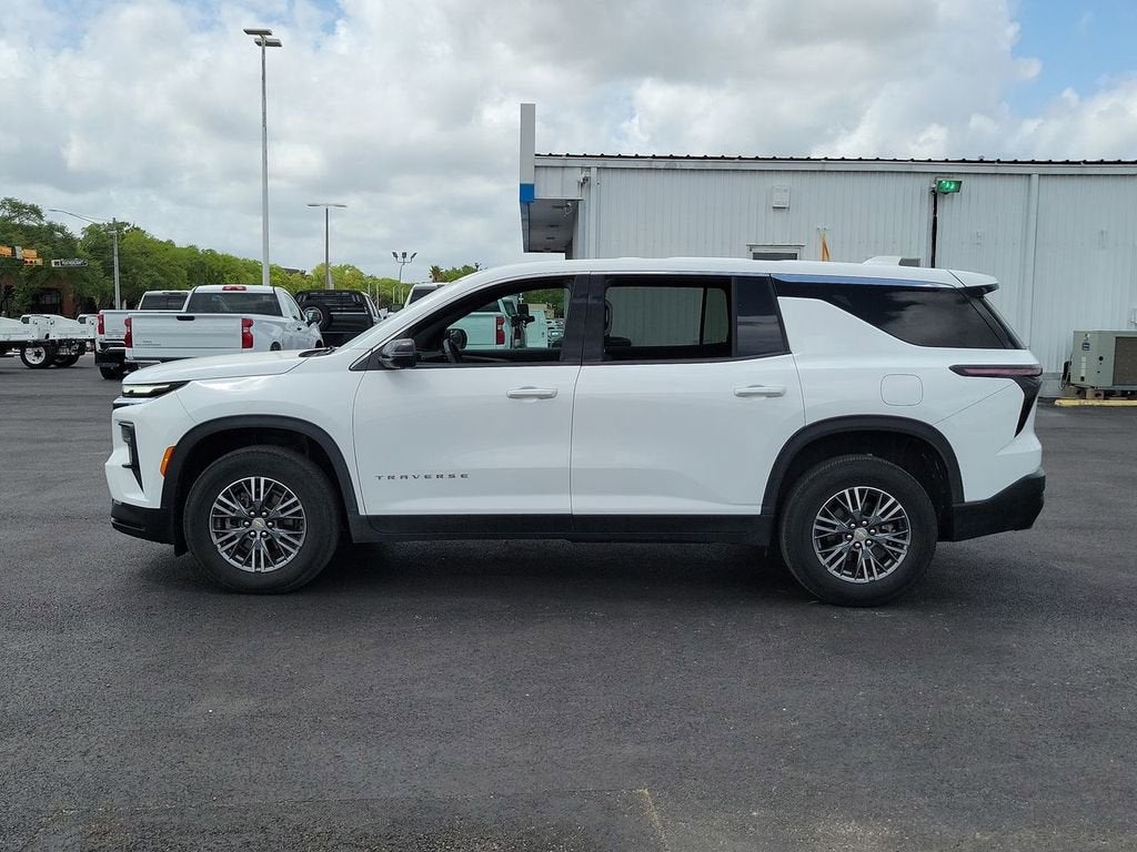 2024 Chevrolet Traverse LS