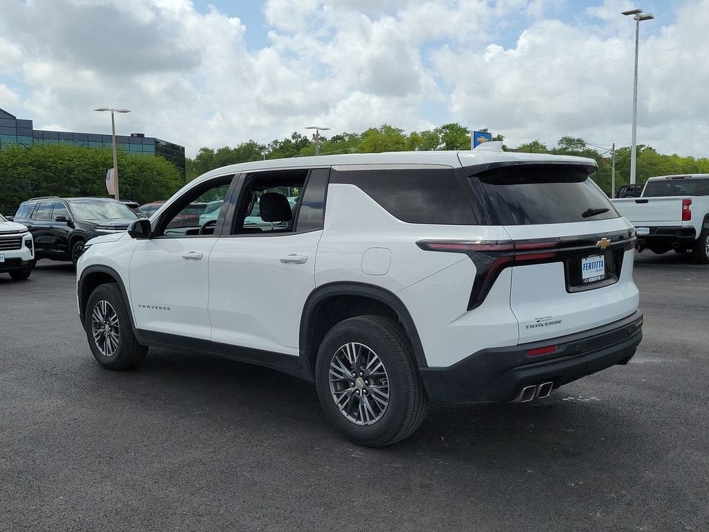 2024 Chevrolet Traverse LS