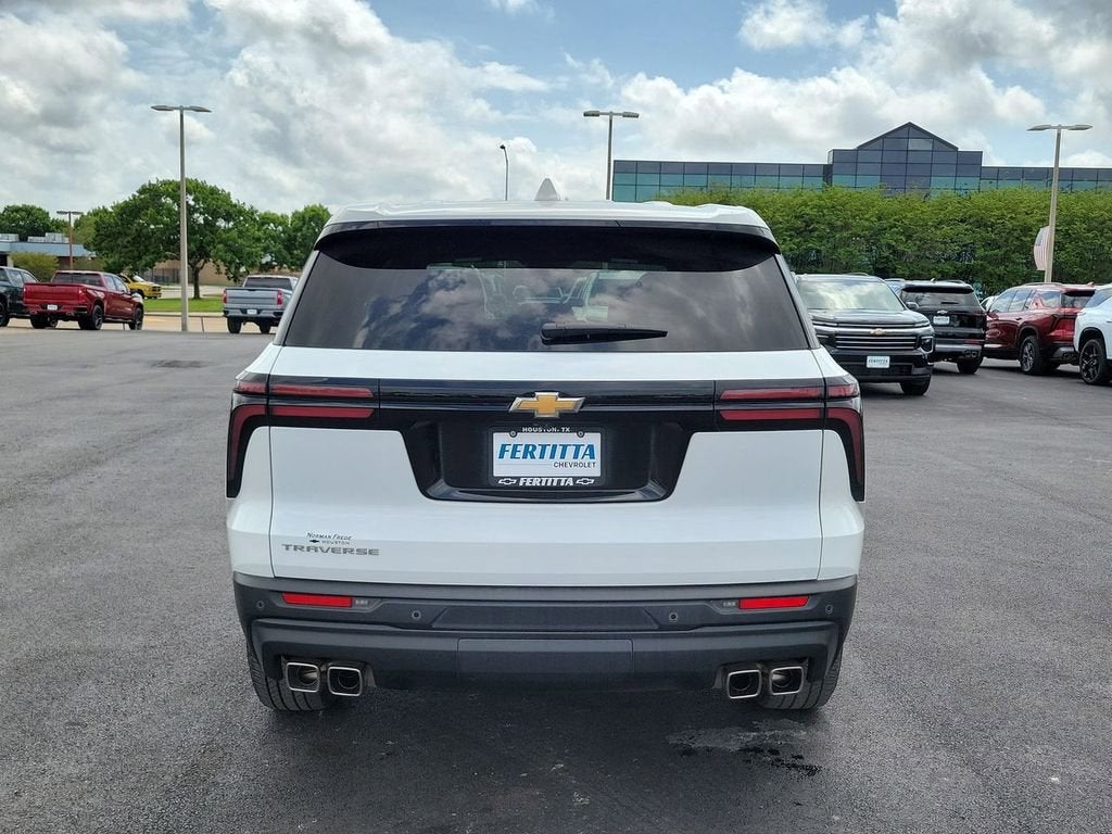 2024 Chevrolet Traverse LS