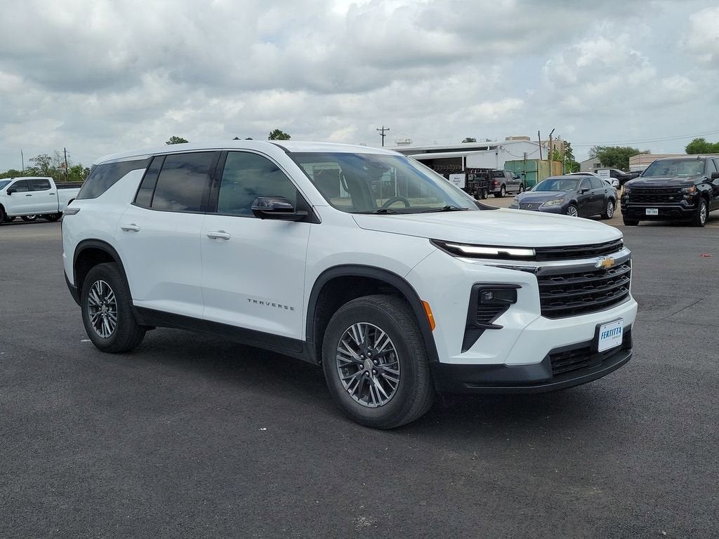 2024 Chevrolet Traverse LS