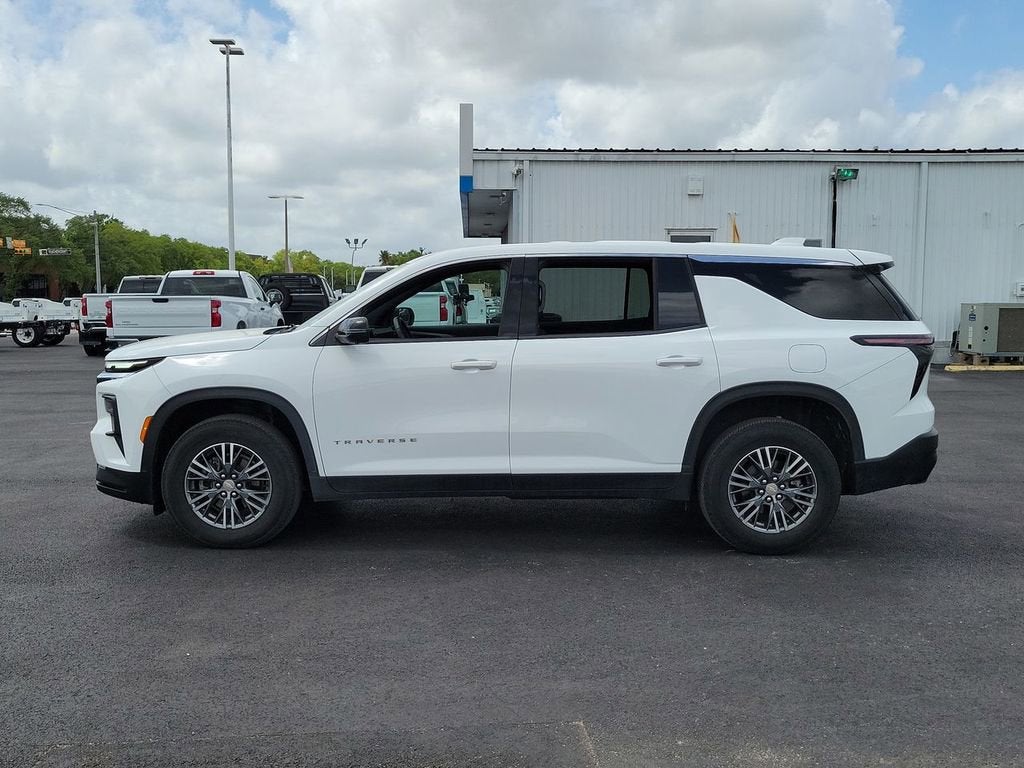 2024 Chevrolet Traverse LS
