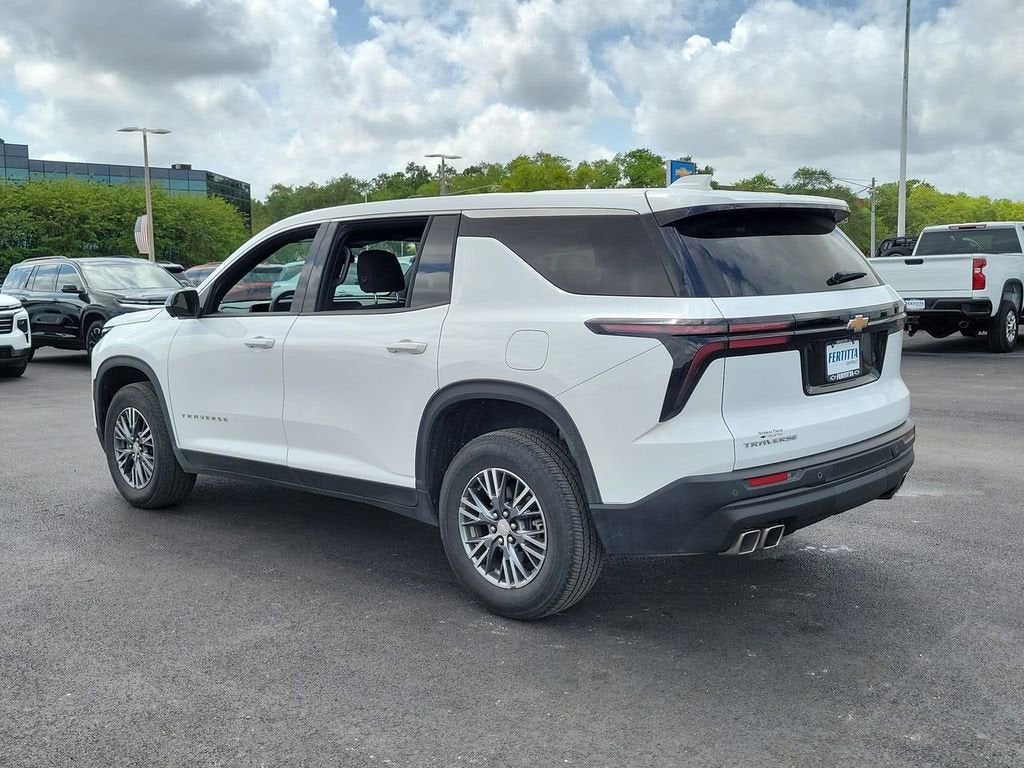 2024 Chevrolet Traverse LS