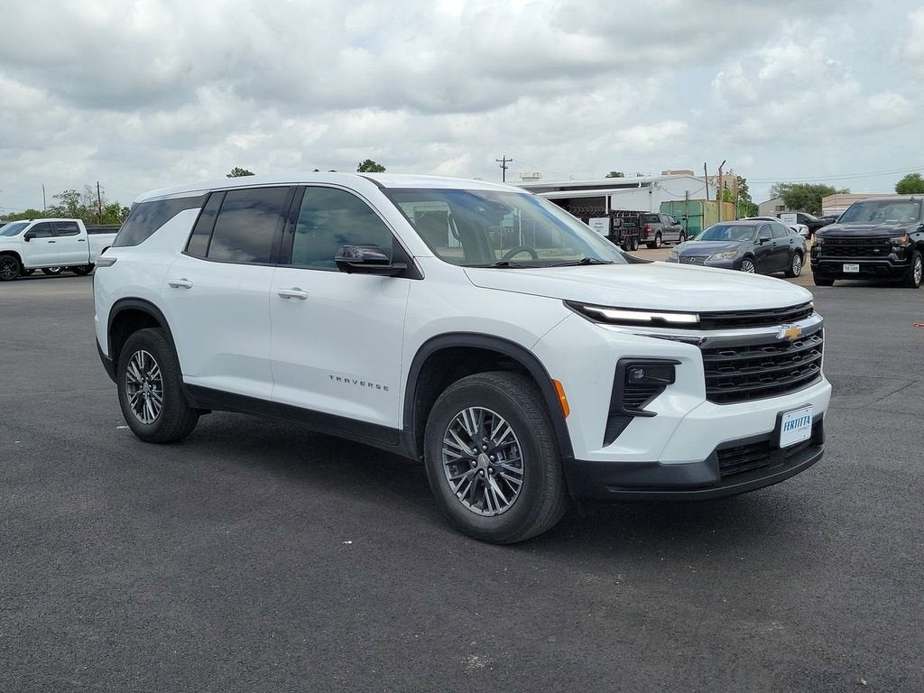 2024 Chevrolet Traverse LS