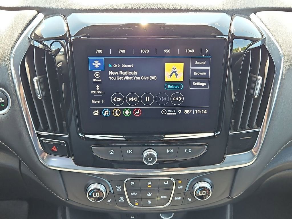 2023 Chevrolet Traverse LT Leather