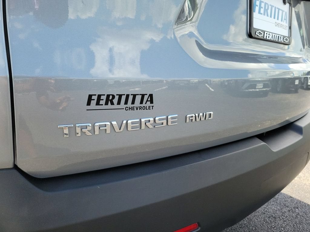 2023 Chevrolet Traverse LT Leather