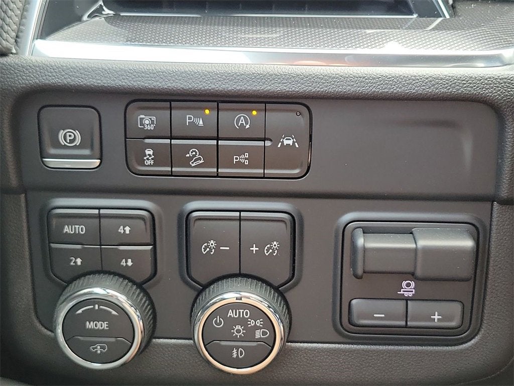 2025 Chevrolet Suburban RST