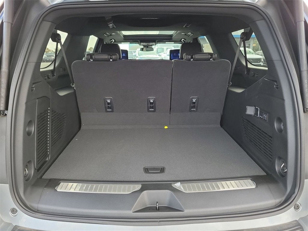 2025 Chevrolet Suburban RST