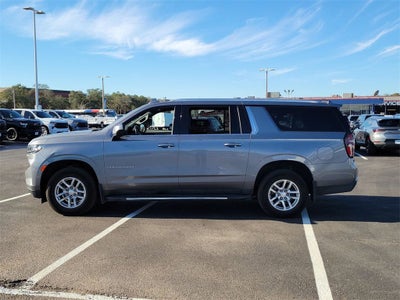 2022 Chevrolet Suburban LS