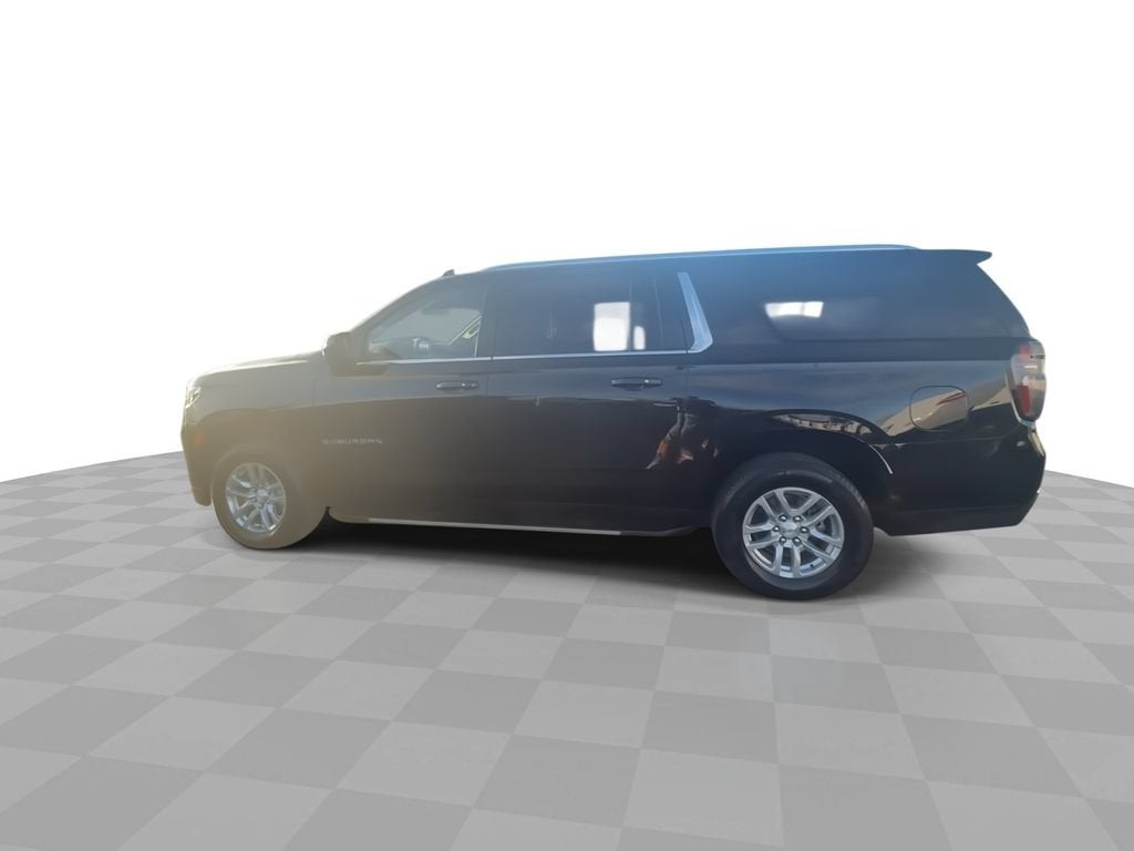 2023 Chevrolet Suburban LT