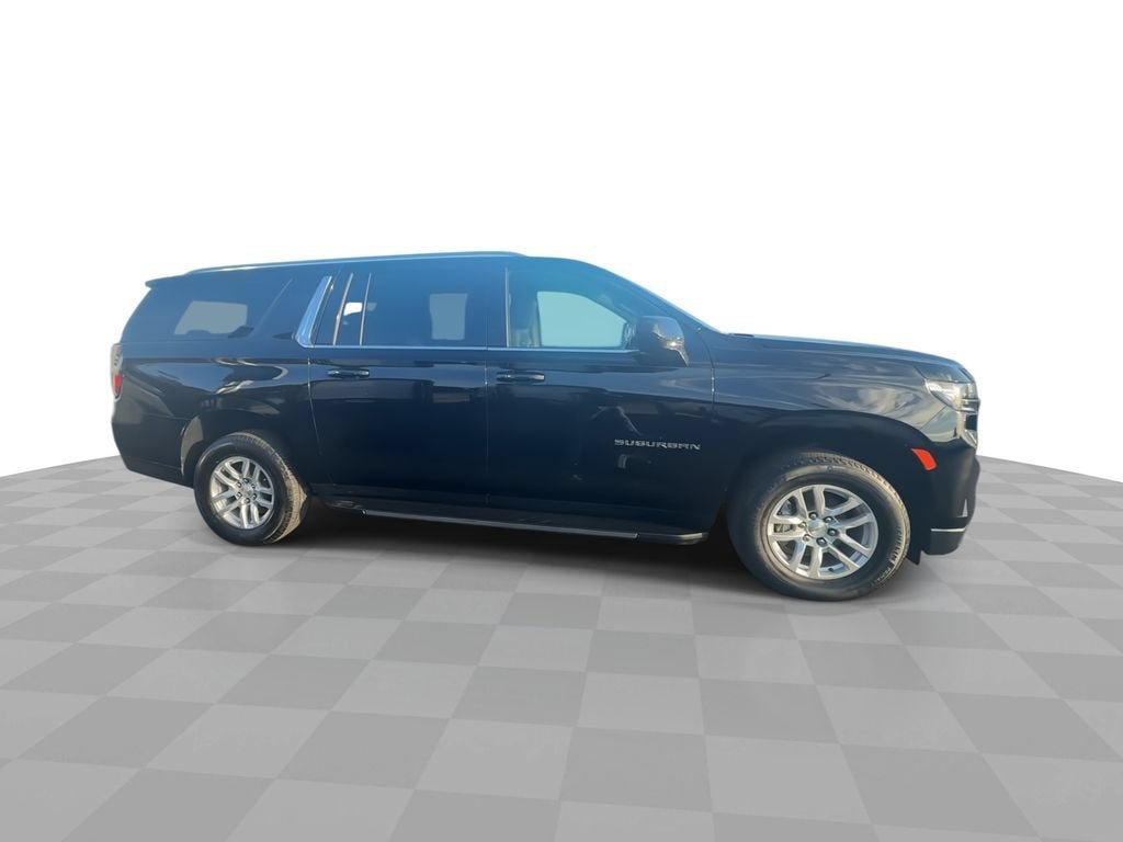 2023 Chevrolet Suburban LT
