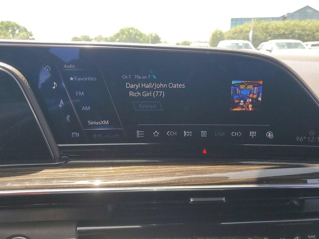 2022 Cadillac Escalade Premium Luxury