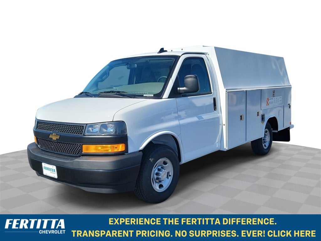 2025 Chevrolet Express Cutaway 3500 1WT
