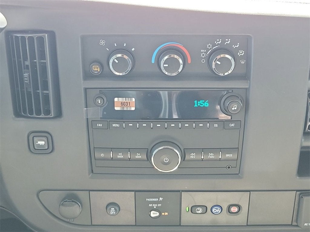 2025 Chevrolet Express Cutaway 3500 1WT