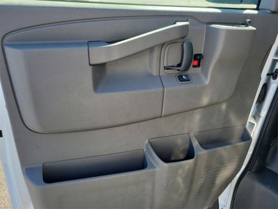 2025 Chevrolet Express Cutaway 3500 1WT