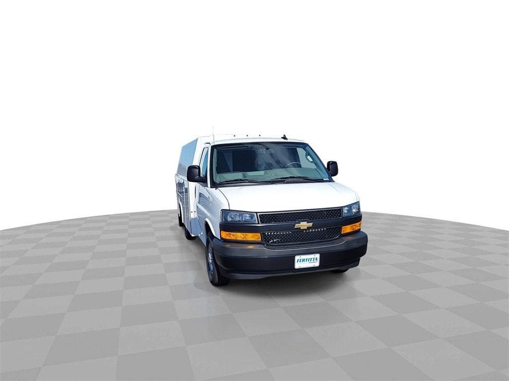 2025 Chevrolet Express Cutaway 3500 1WT