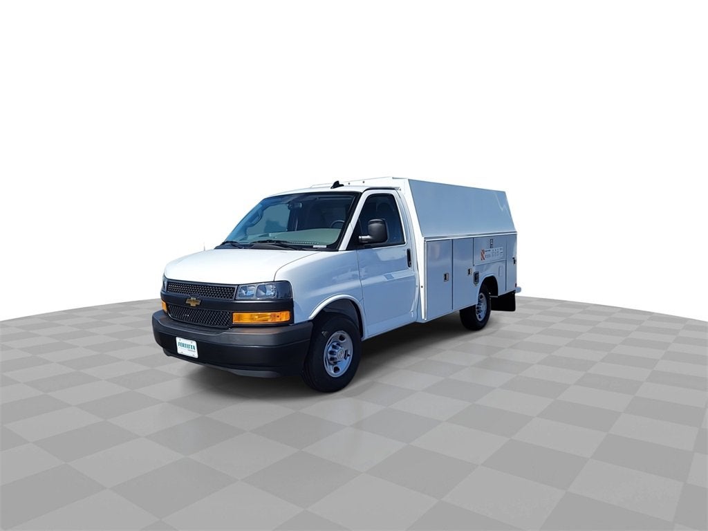 2025 Chevrolet Express Cutaway 3500 1WT