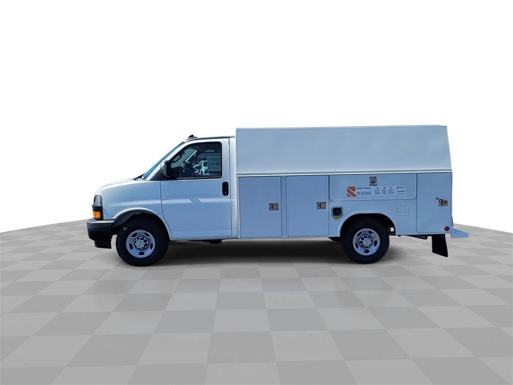 2025 Chevrolet Express Cutaway 3500 1WT