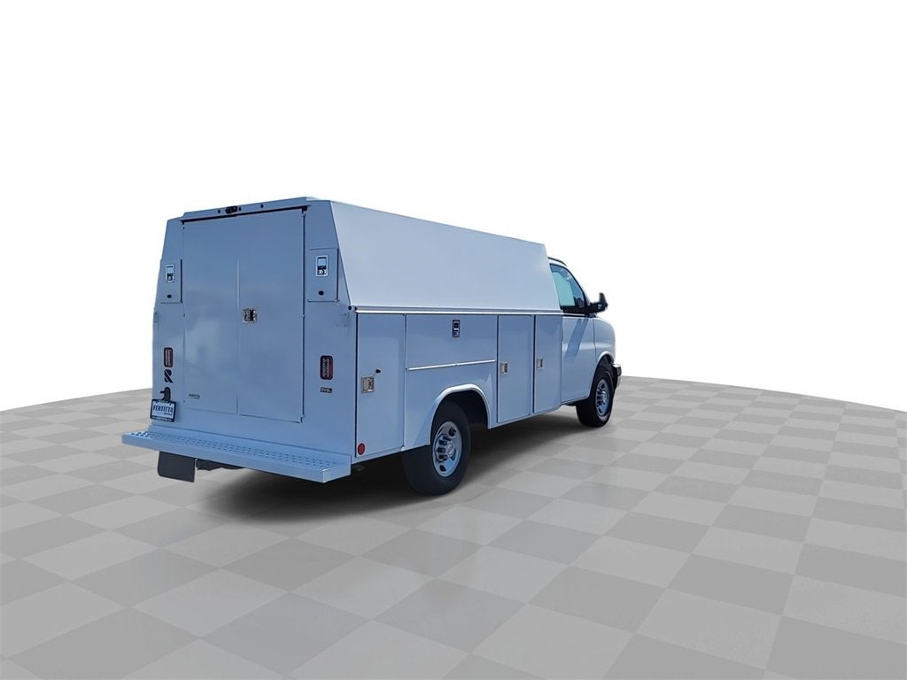2025 Chevrolet Express Cutaway 3500 1WT