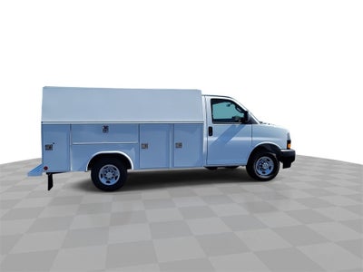 2025 Chevrolet Express Cutaway 3500 1WT