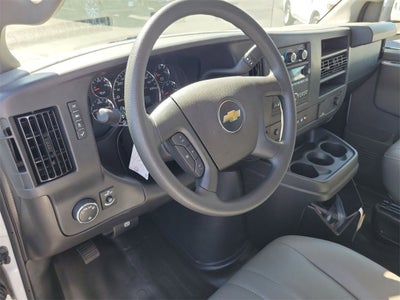 2025 Chevrolet Express Cutaway 3500 1WT