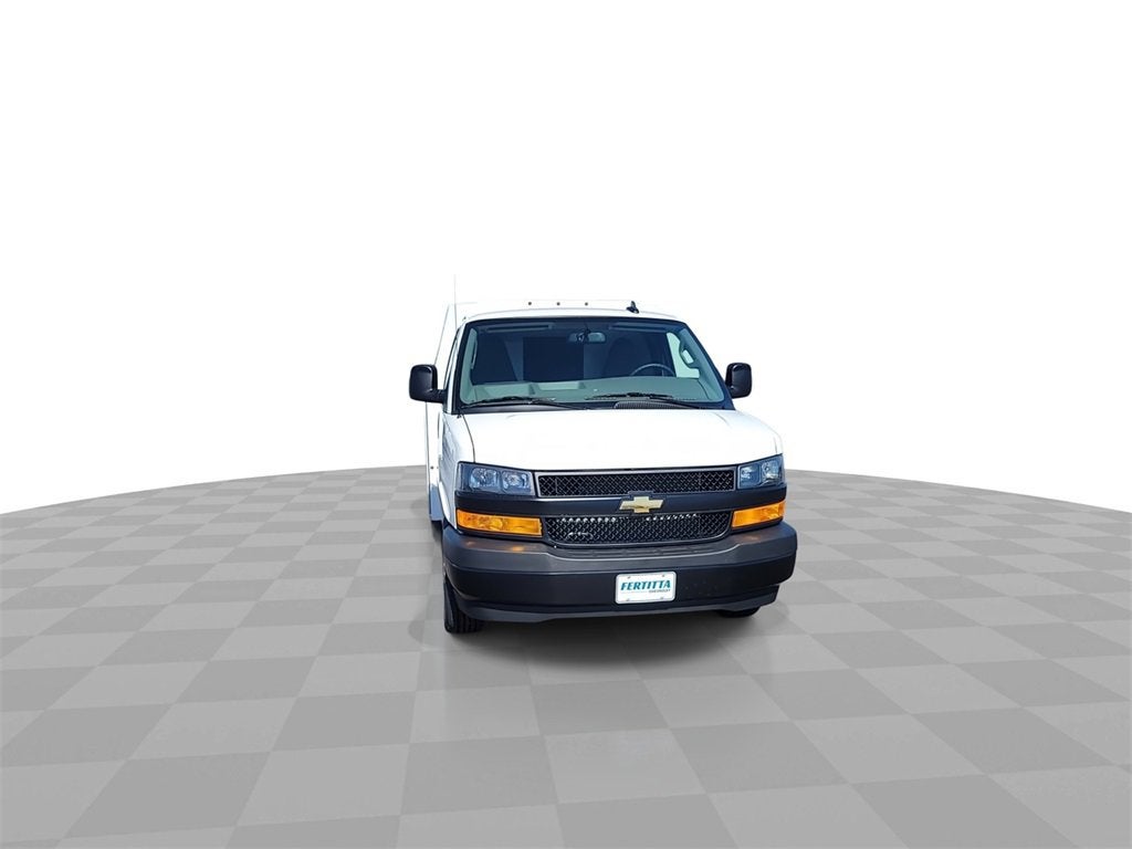 2025 Chevrolet Express Cutaway 3500 1WT
