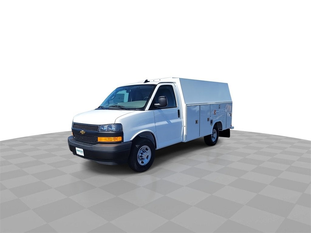 2025 Chevrolet Express Cutaway 3500 1WT