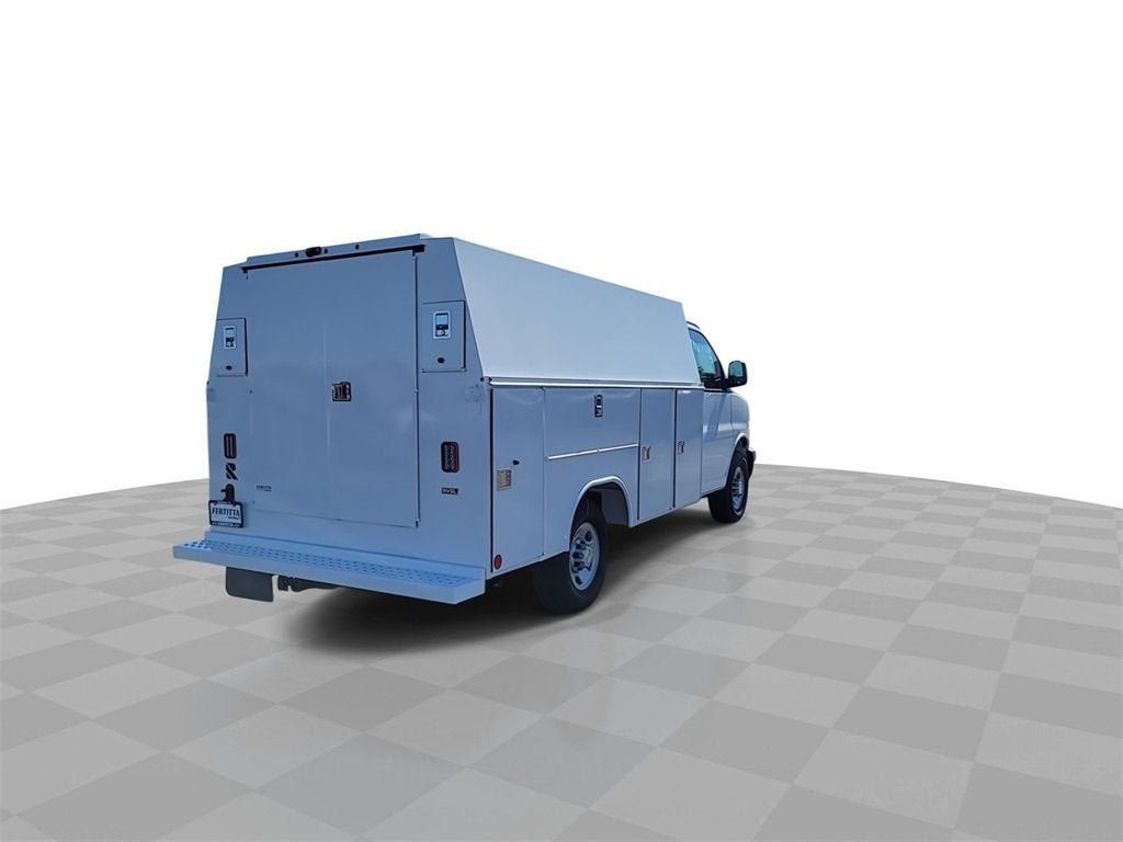 2025 Chevrolet Express Cutaway 3500 1WT