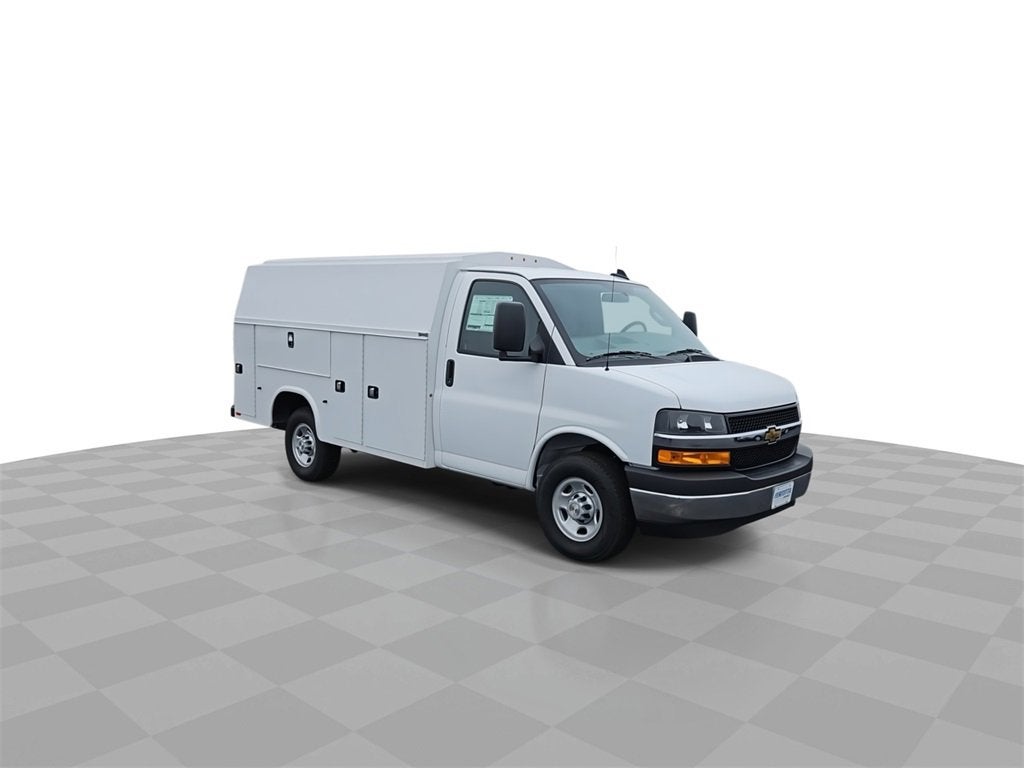 2025 Chevrolet Express Cutaway 3500 1WT