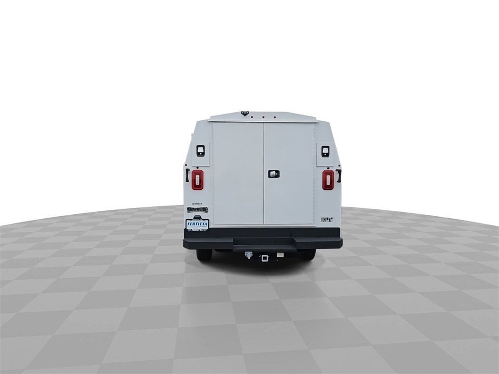 2025 Chevrolet Express Cutaway 3500 1WT