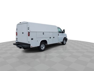 2025 Chevrolet Express Cutaway 3500 1WT