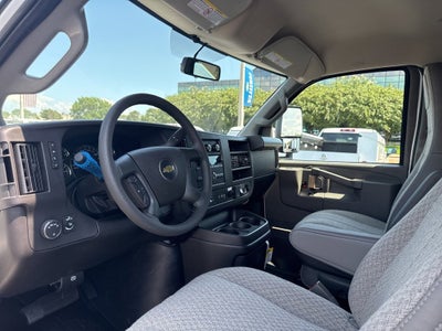 2025 Chevrolet Express Cutaway 3500 1WT