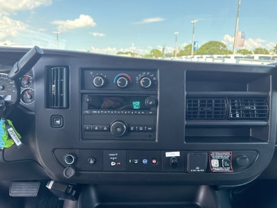 2025 Chevrolet Express Cutaway 3500 1WT