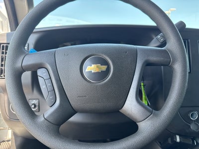 2025 Chevrolet Express Cutaway 3500 1WT