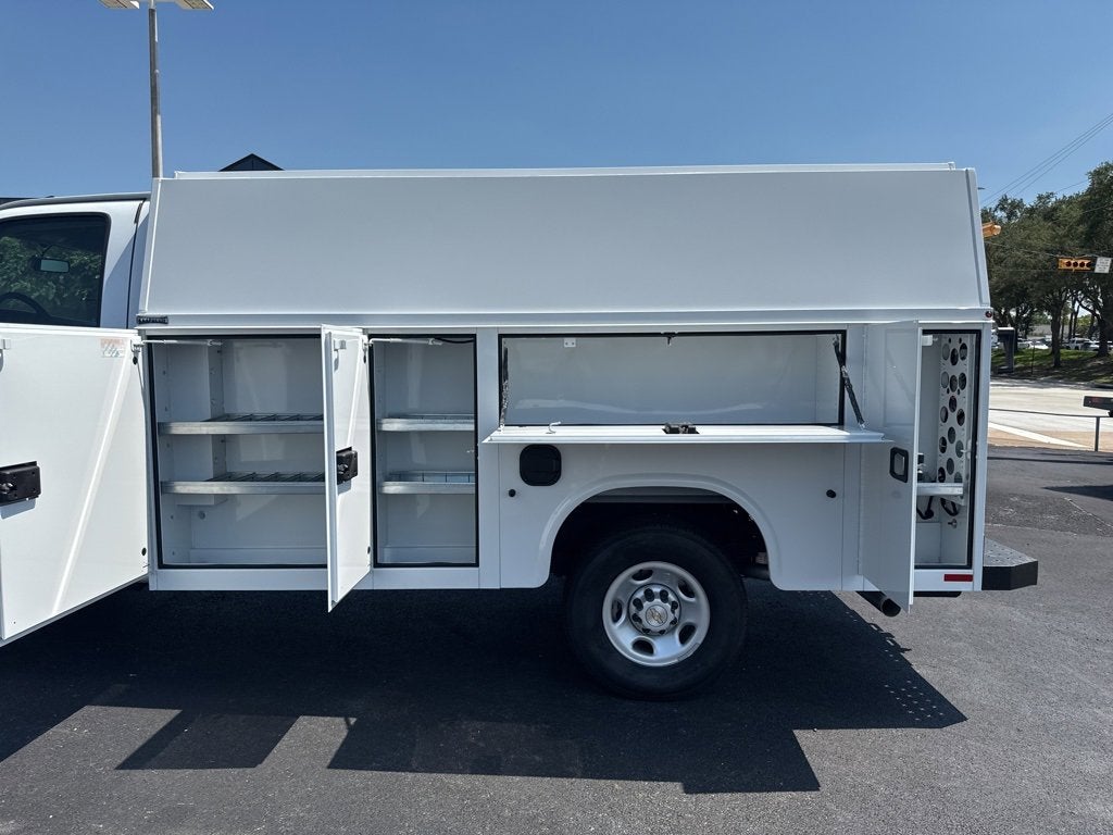 2025 Chevrolet Express Cutaway 3500 1WT