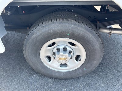 2025 Chevrolet Express Cutaway 3500 1WT