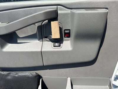 2025 Chevrolet Express Cutaway 3500 1WT