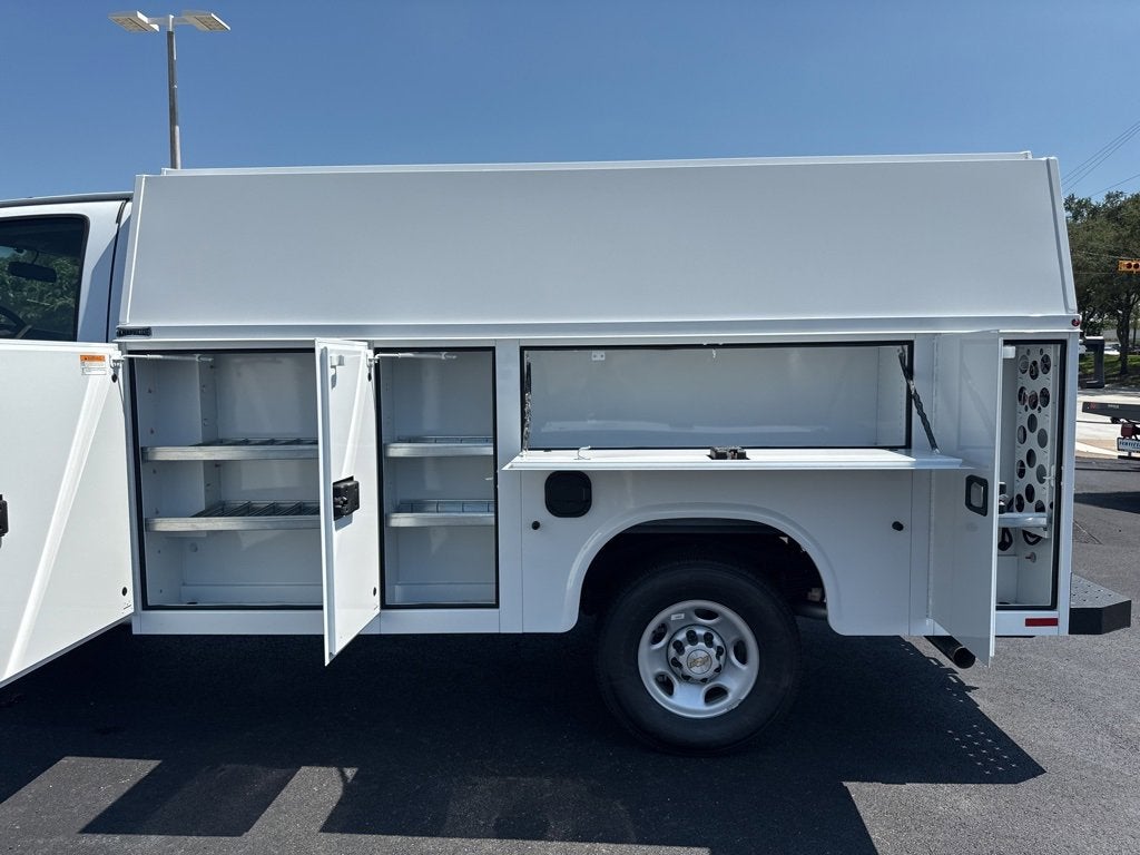 2025 Chevrolet Express Cutaway 3500 1WT